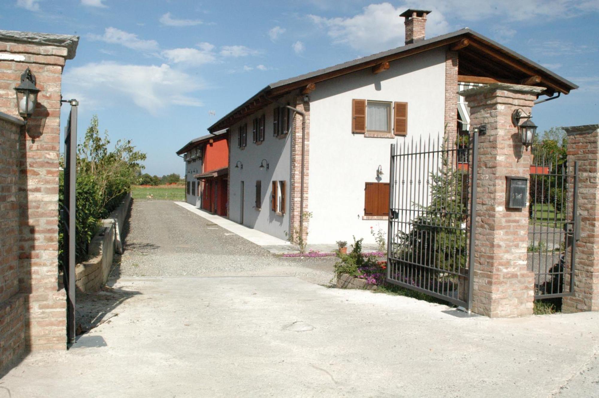 Agriturismo La Sforzata Collegno Luaran gambar